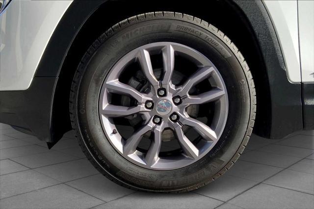 used 2024 GMC Terrain car, priced at $23,987
