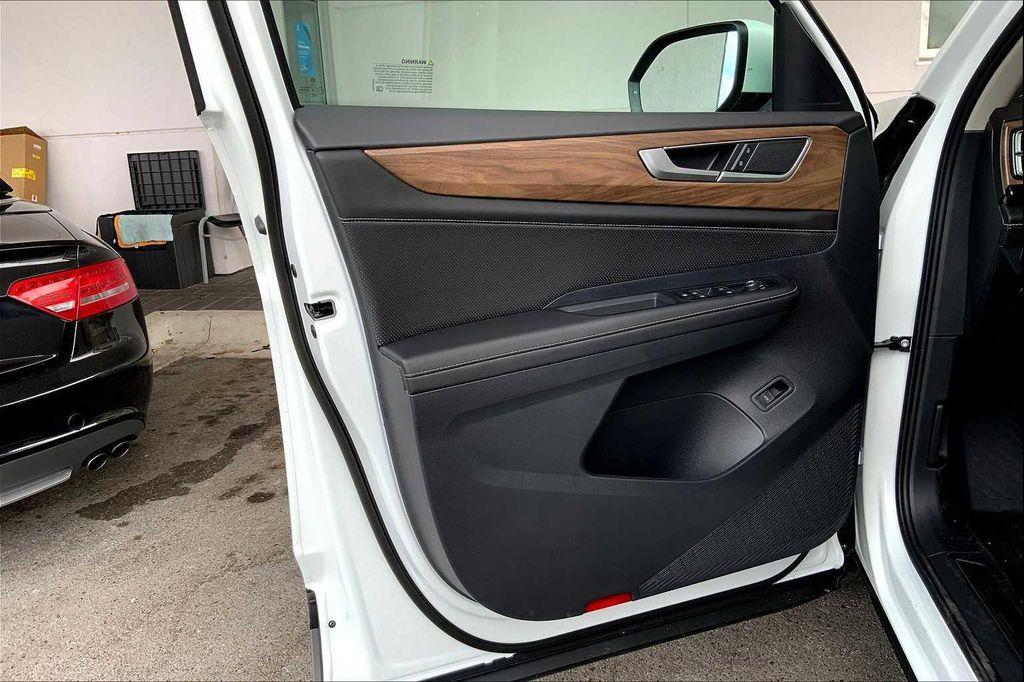 new 2026 Volkswagen Atlas car, priced at $47,344