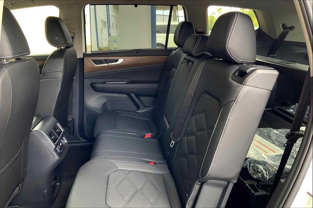 new 2026 Volkswagen Atlas car, priced at $47,344