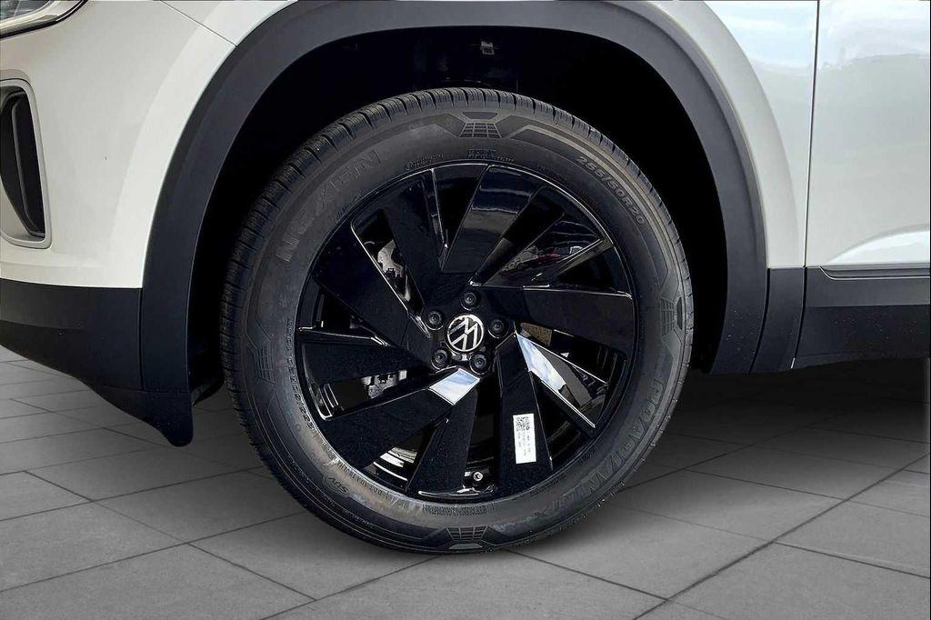 new 2026 Volkswagen Atlas car, priced at $46,588