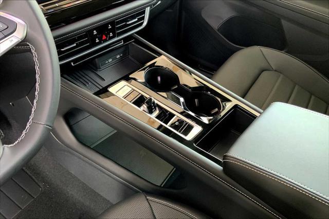 new 2025 Volkswagen Atlas car, priced at $48,852