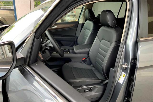 new 2025 Volkswagen Atlas car, priced at $48,852