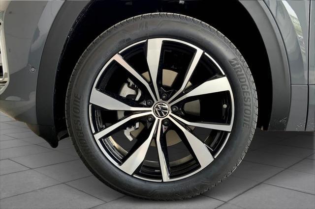 new 2025 Volkswagen Atlas Cross Sport car, priced at $53,522
