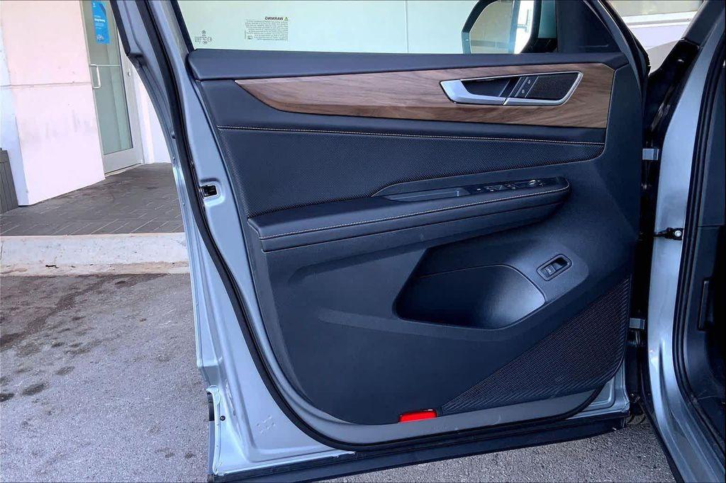 new 2026 Volkswagen Atlas car, priced at $47,871