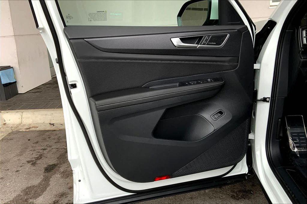 new 2026 Volkswagen Atlas Cross Sport car, priced at $55,182