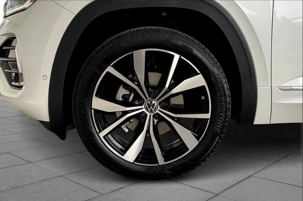 new 2026 Volkswagen Atlas Cross Sport car, priced at $55,182