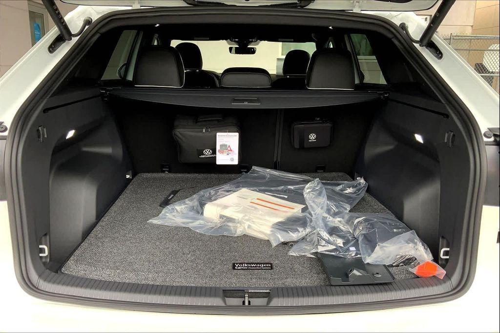 new 2026 Volkswagen Atlas Cross Sport car, priced at $55,182