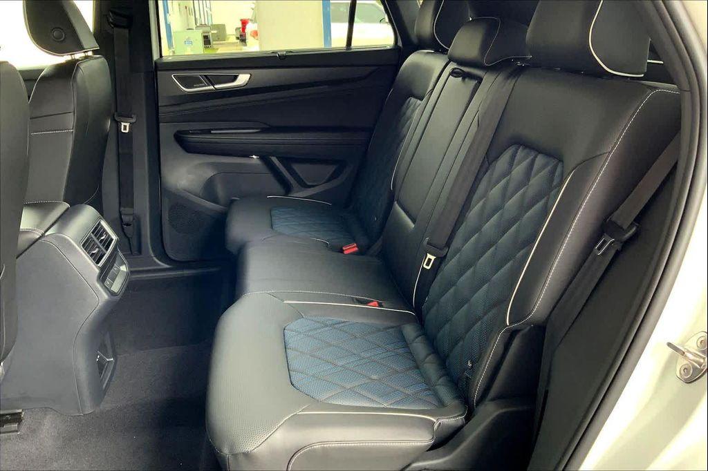 new 2026 Volkswagen Atlas Cross Sport car, priced at $55,182