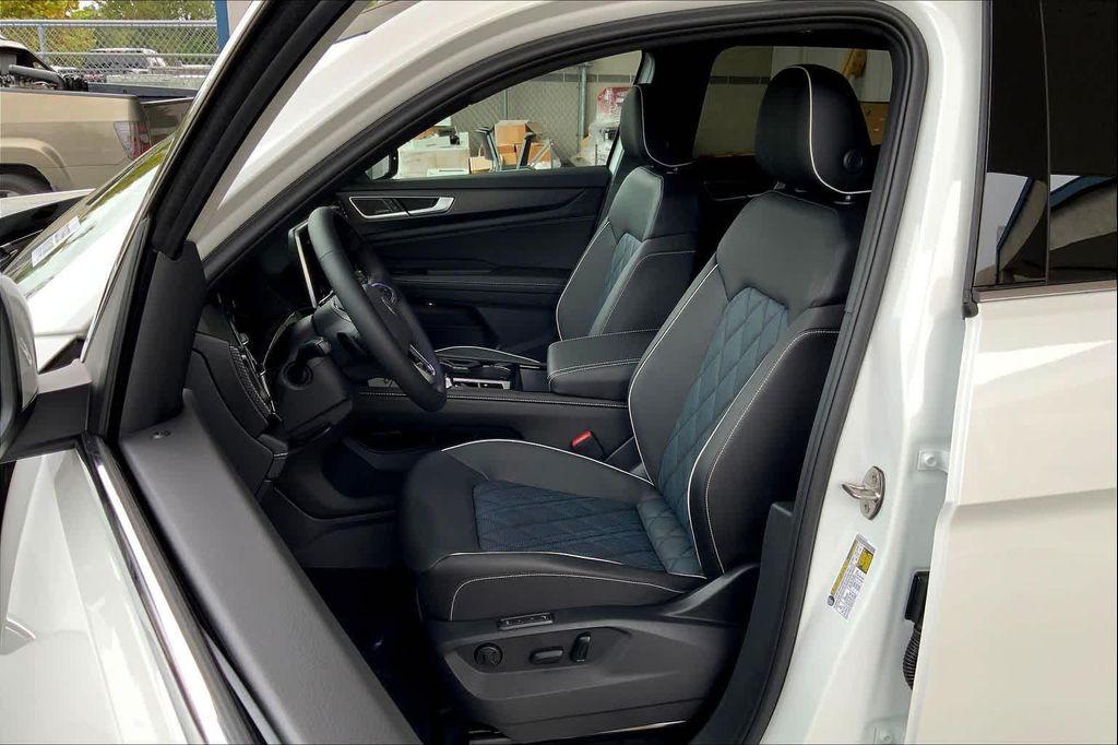 new 2026 Volkswagen Atlas Cross Sport car, priced at $55,182