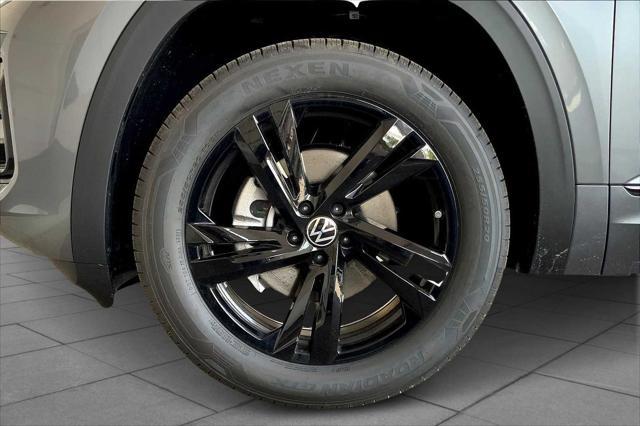 new 2025 Volkswagen Atlas Cross Sport car, priced at $50,044