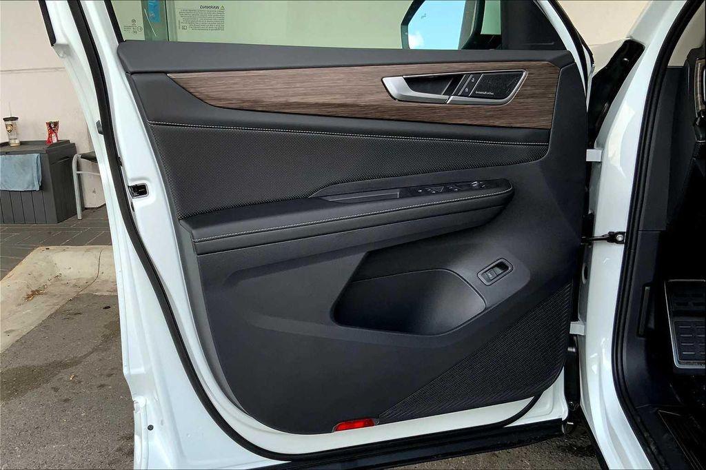 new 2026 Volkswagen Atlas car, priced at $55,463