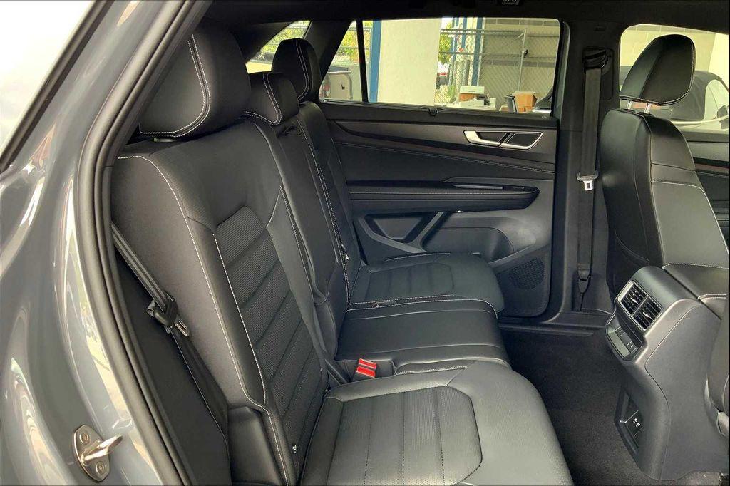 new 2026 Volkswagen Atlas Cross Sport car, priced at $49,887