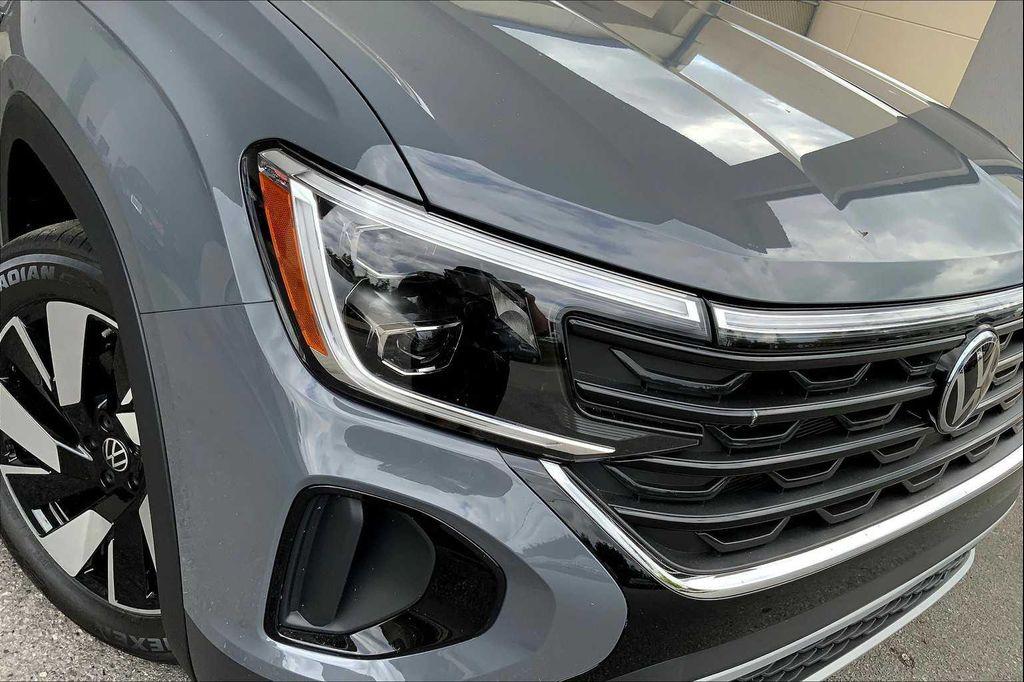 new 2026 Volkswagen Atlas Cross Sport car, priced at $49,887