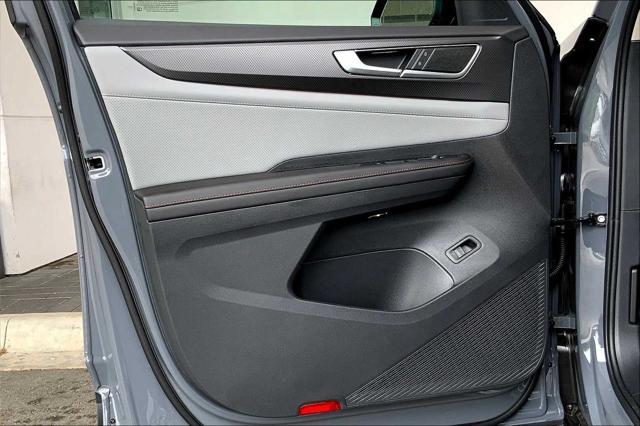 new 2025 Volkswagen Atlas car, priced at $49,063