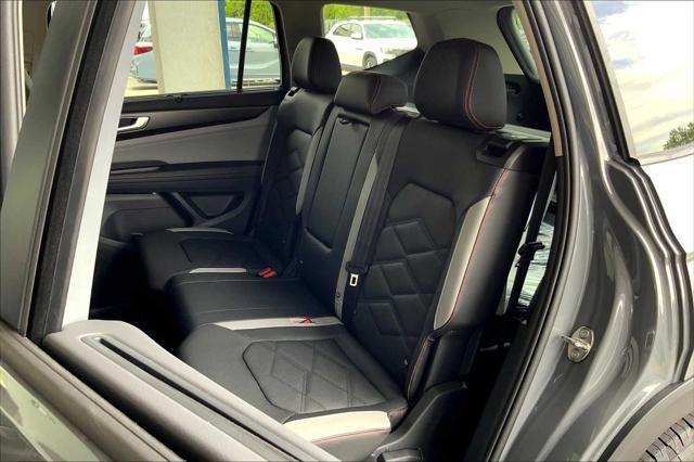 new 2025 Volkswagen Atlas car, priced at $49,063