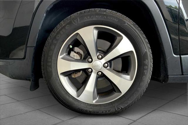 used 2020 Jeep Cherokee car, priced at $19,499