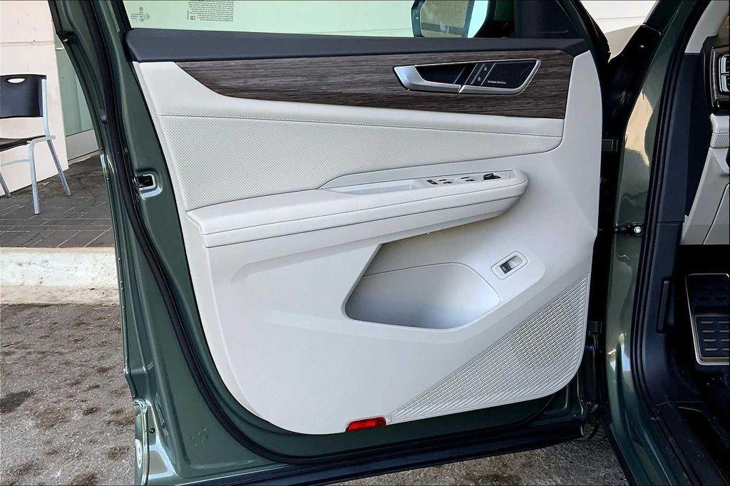new 2026 Volkswagen Atlas car, priced at $57,128