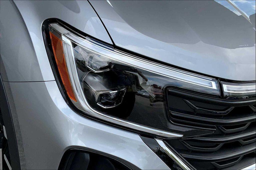 new 2026 Volkswagen Atlas Cross Sport car, priced at $45,896