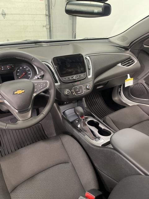 new 2024 Chevrolet Malibu car, priced at $27,018