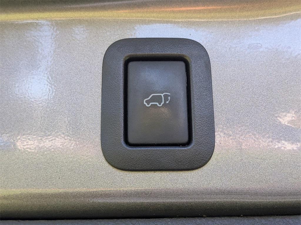 used 2017 Toyota Highlander car, priced at $24,257
