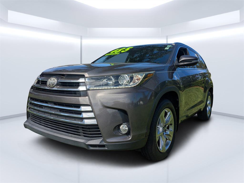 used 2017 Toyota Highlander car, priced at $24,257