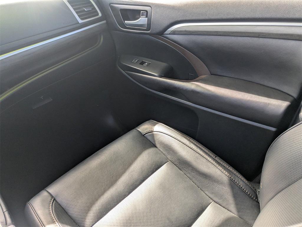 used 2017 Toyota Highlander car, priced at $24,257