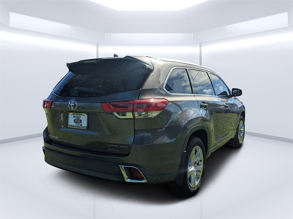used 2017 Toyota Highlander car, priced at $24,257