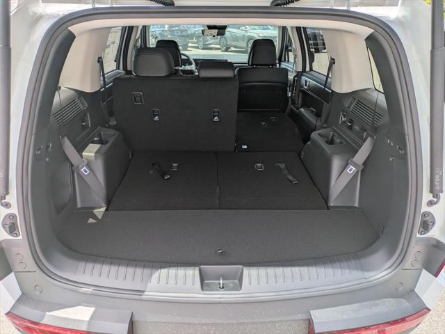 new 2025 Hyundai Santa Fe car, priced at $38,027