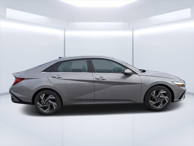 new 2025 Hyundai Elantra car, priced at $25,622