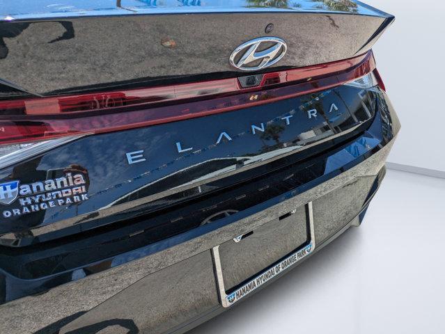 used 2022 Hyundai Elantra car