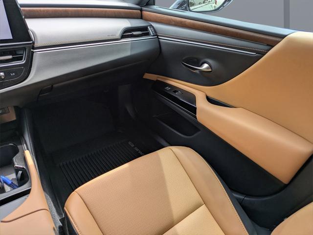 used 2024 Lexus ES 300h car, priced at $45,665