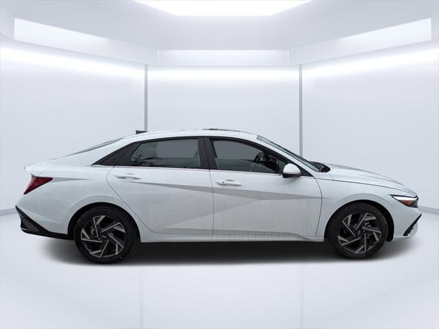 new 2025 Hyundai Elantra car, priced at $25,078