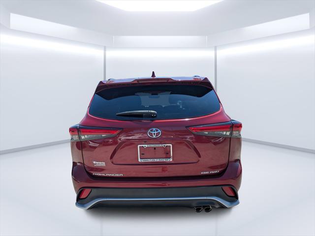 used 2022 Toyota Highlander car, priced at $38,888