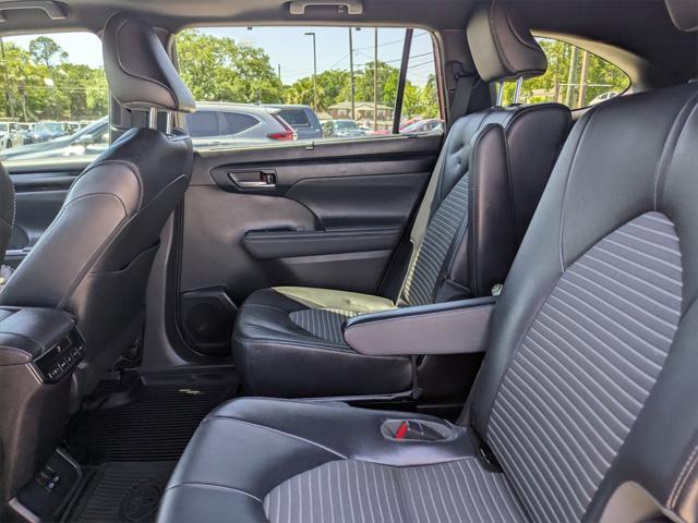 used 2022 Toyota Highlander car, priced at $38,888