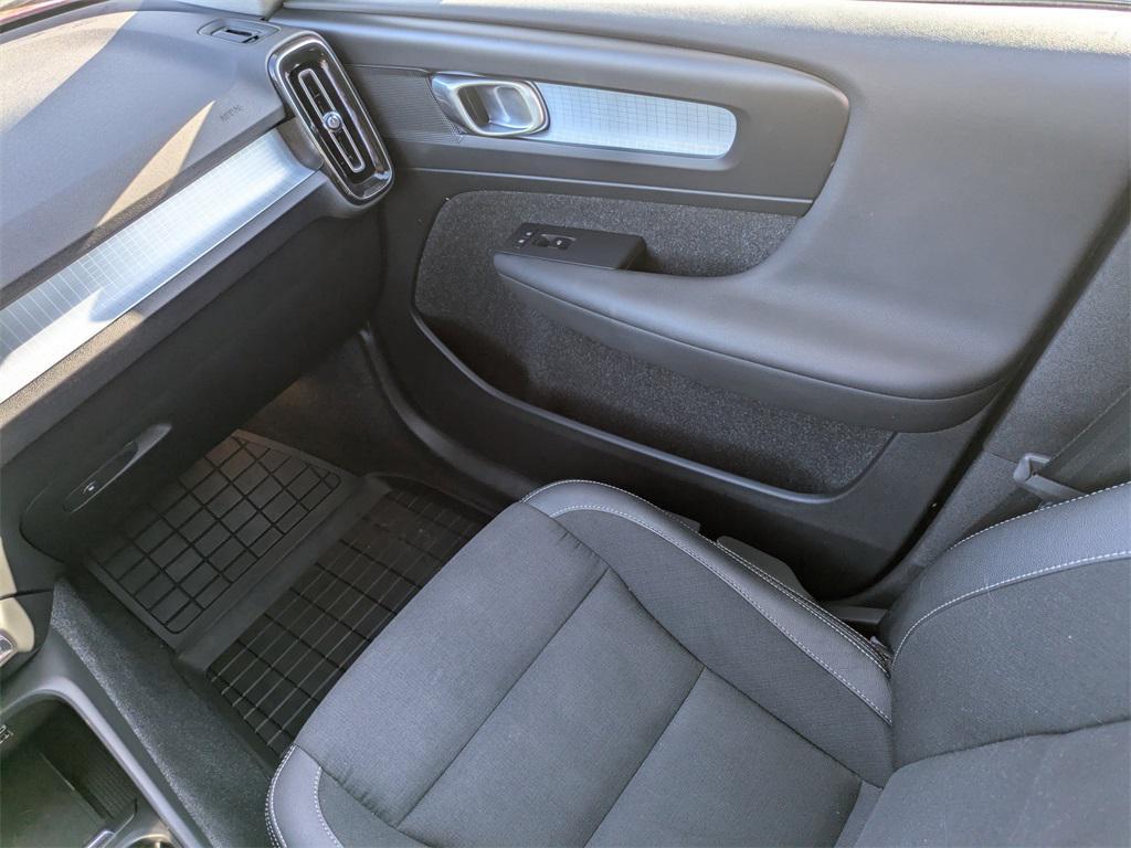 used 2020 Volvo XC40 car, priced at $22,492