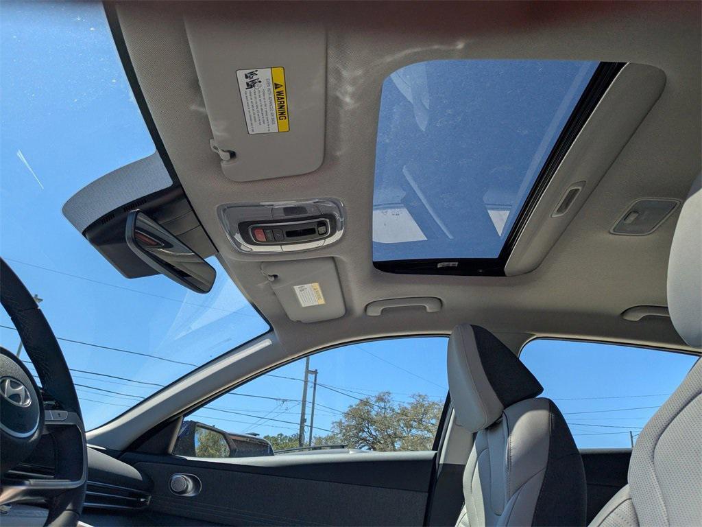 new 2025 Hyundai Elantra car, priced at $26,583