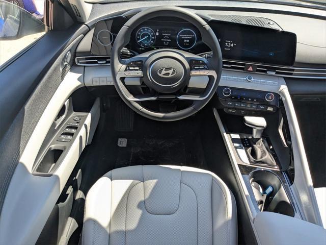 new 2025 Hyundai Elantra car, priced at $27,582