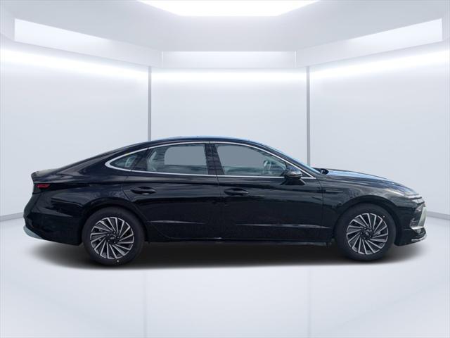 new 2025 Hyundai Sonata Hybrid car, priced at $35,935