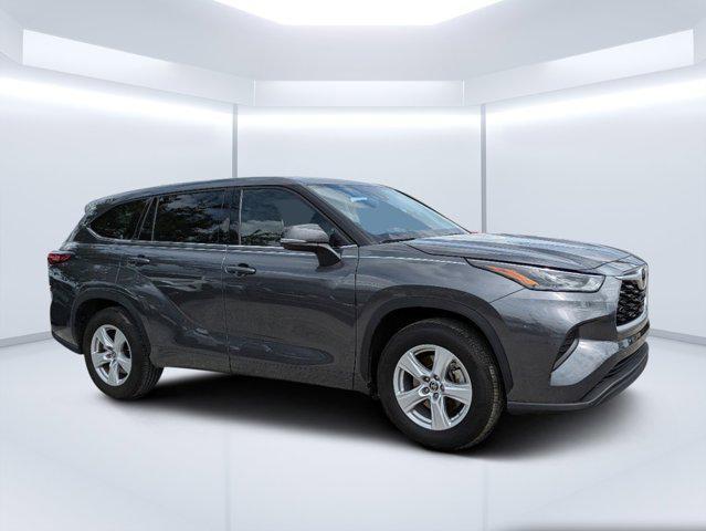 used 2022 Toyota Highlander car, priced at $29,777