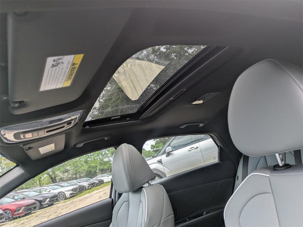 new 2025 Hyundai Elantra car, priced at $28,215