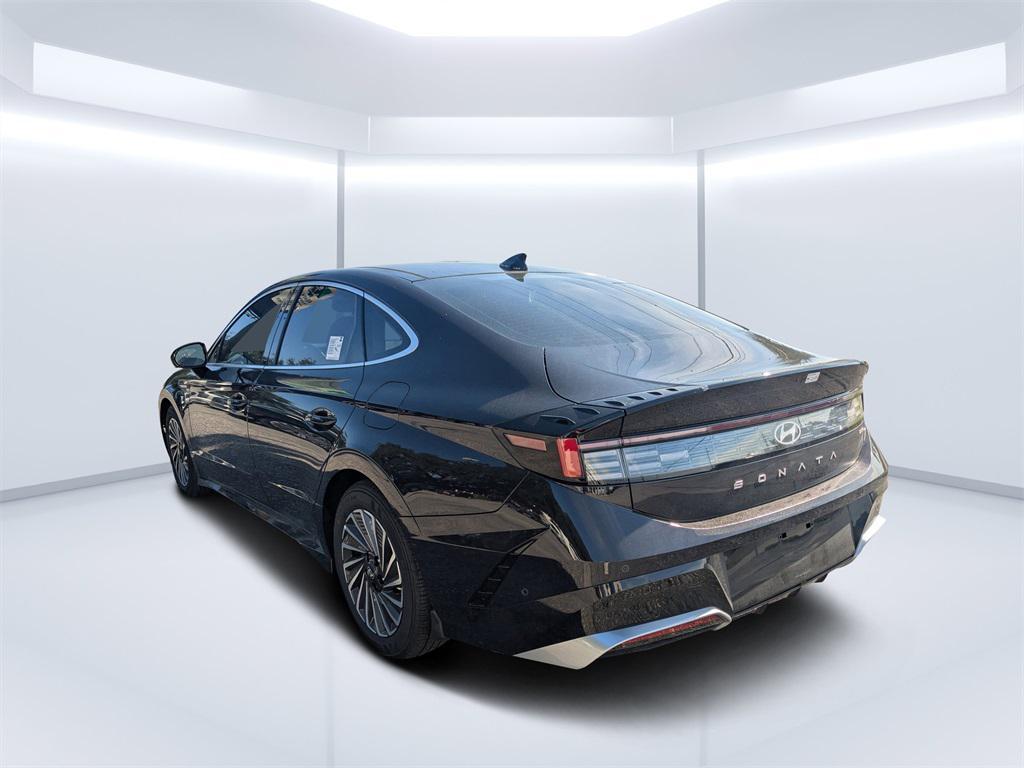 new 2025 Hyundai Sonata Hybrid car, priced at $32,795