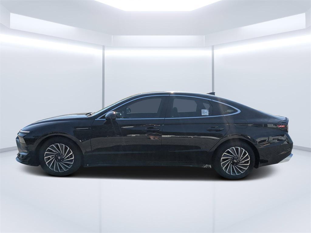 new 2025 Hyundai Sonata Hybrid car, priced at $32,795