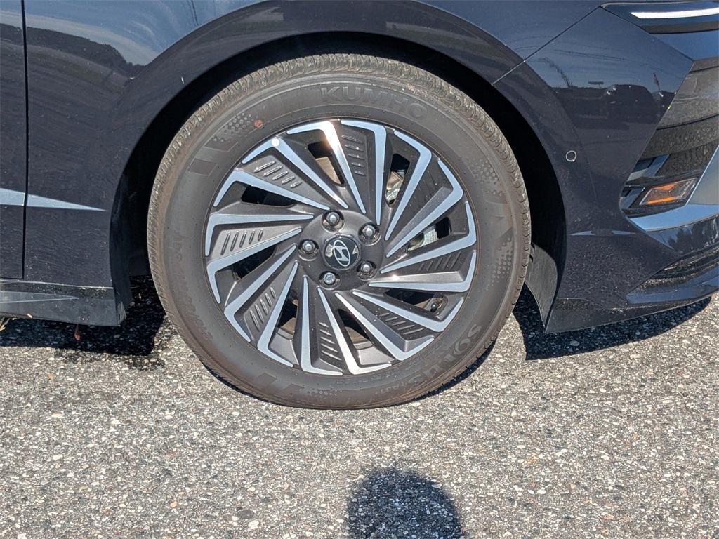 new 2025 Hyundai Sonata Hybrid car, priced at $32,795