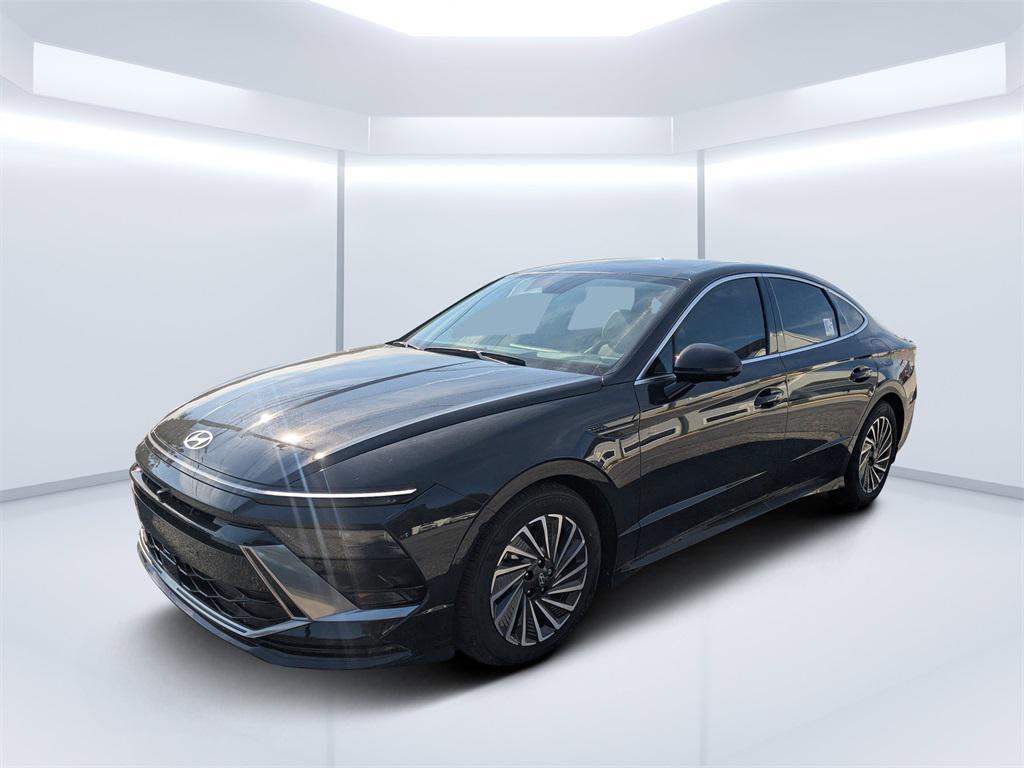 new 2025 Hyundai Sonata Hybrid car, priced at $32,795