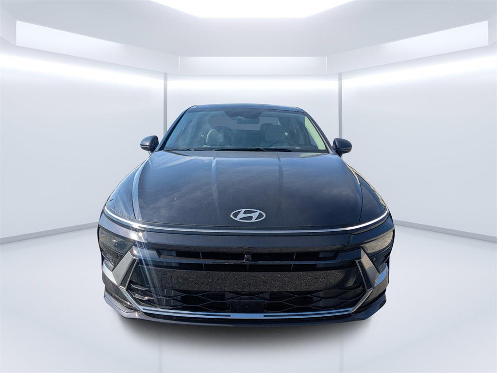 new 2025 Hyundai Sonata Hybrid car, priced at $32,795