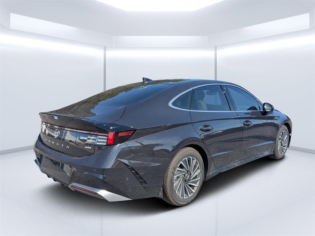 new 2025 Hyundai Sonata Hybrid car, priced at $32,795