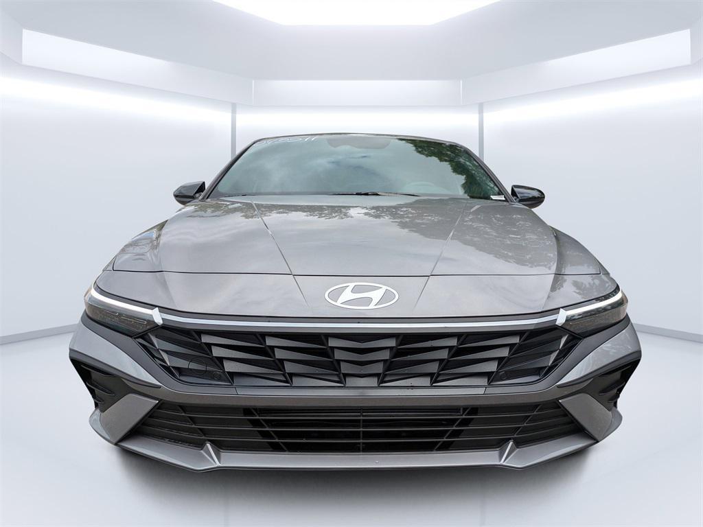 new 2025 Hyundai Elantra car, priced at $22,977