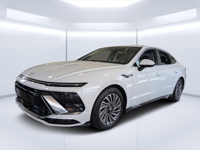 new 2025 Hyundai Elantra car, priced at $25,011