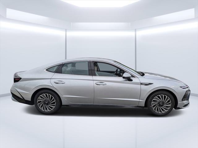 new 2025 Hyundai Sonata Hybrid car, priced at $29,589