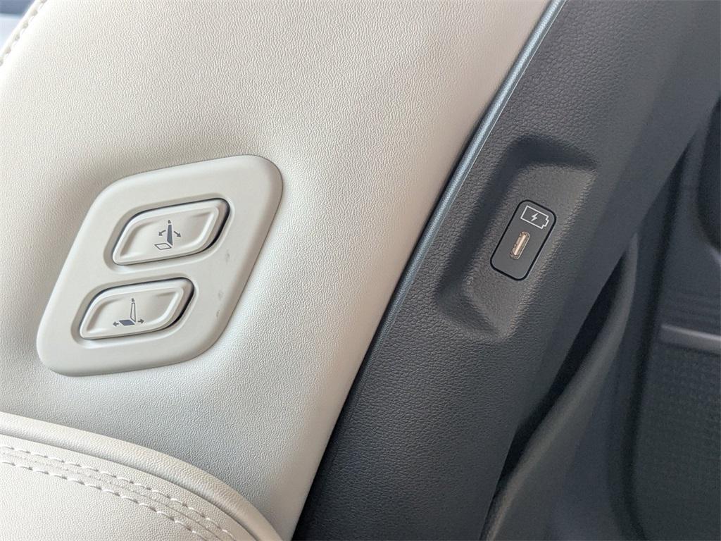 new 2025 Hyundai SANTA FE HEV car, priced at $40,044
